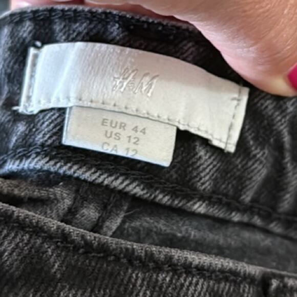 H&M Washed Black High Rise Mom Jeans - Picture 5 of 5